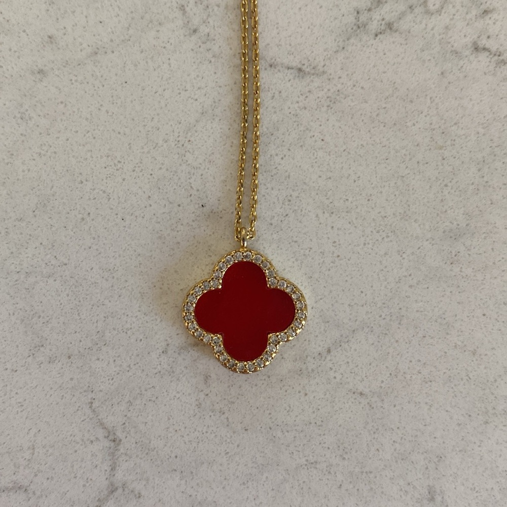 Red Alhambra necklace